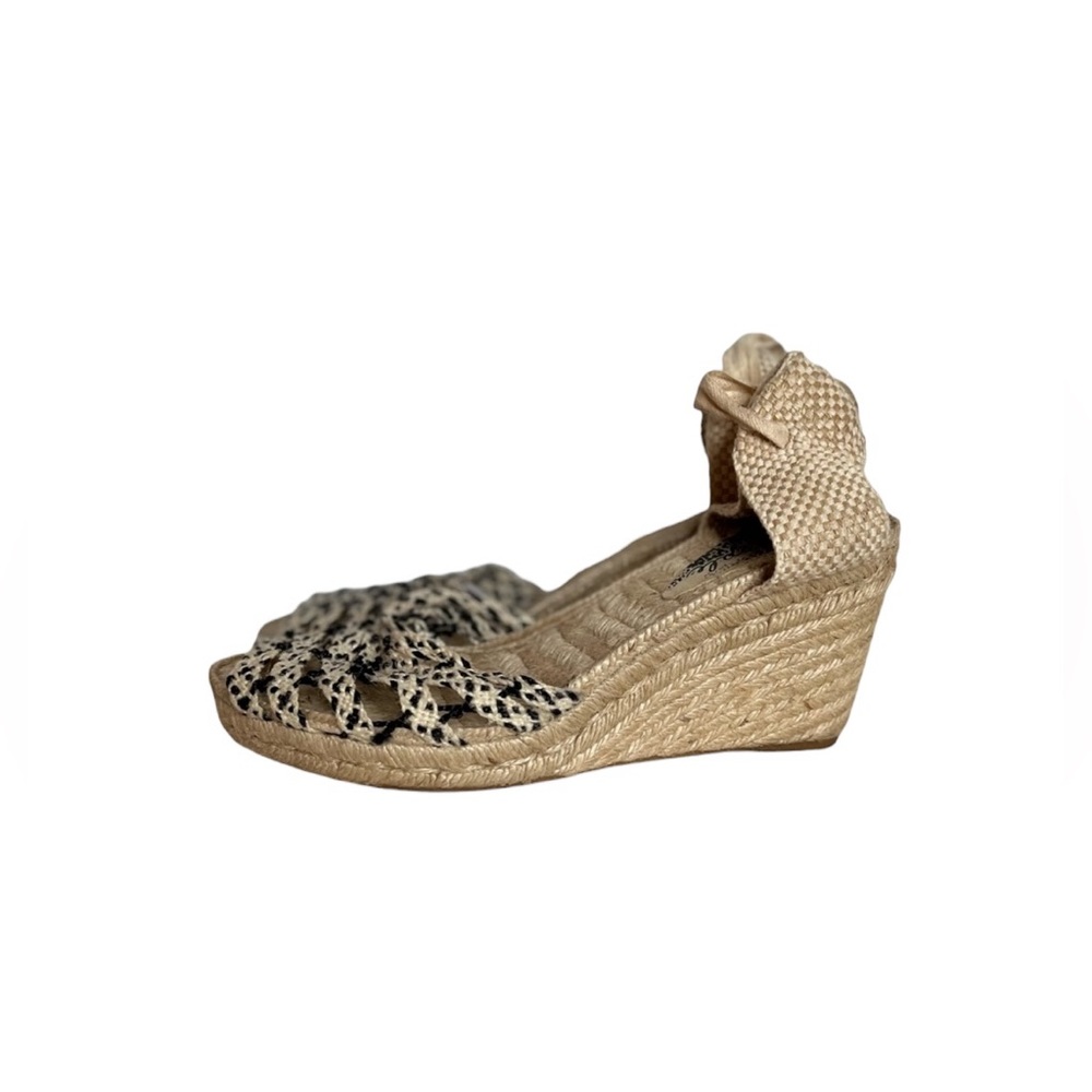 𝐅𝐑𝐄𝐄 𝐏𝐄𝐎𝐏𝐋𝐄 Amalfi coast beige wedge espadrilles